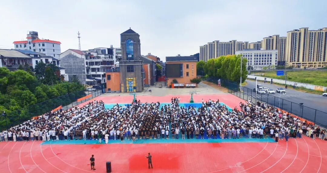 九月启新程 ，逐梦立远志&mdash;&mdash;长沙科技工程学校举行新学期第一周升旗仪式